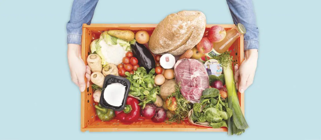 Beebox krat met inhoud, zoals groeten, vlees en brood