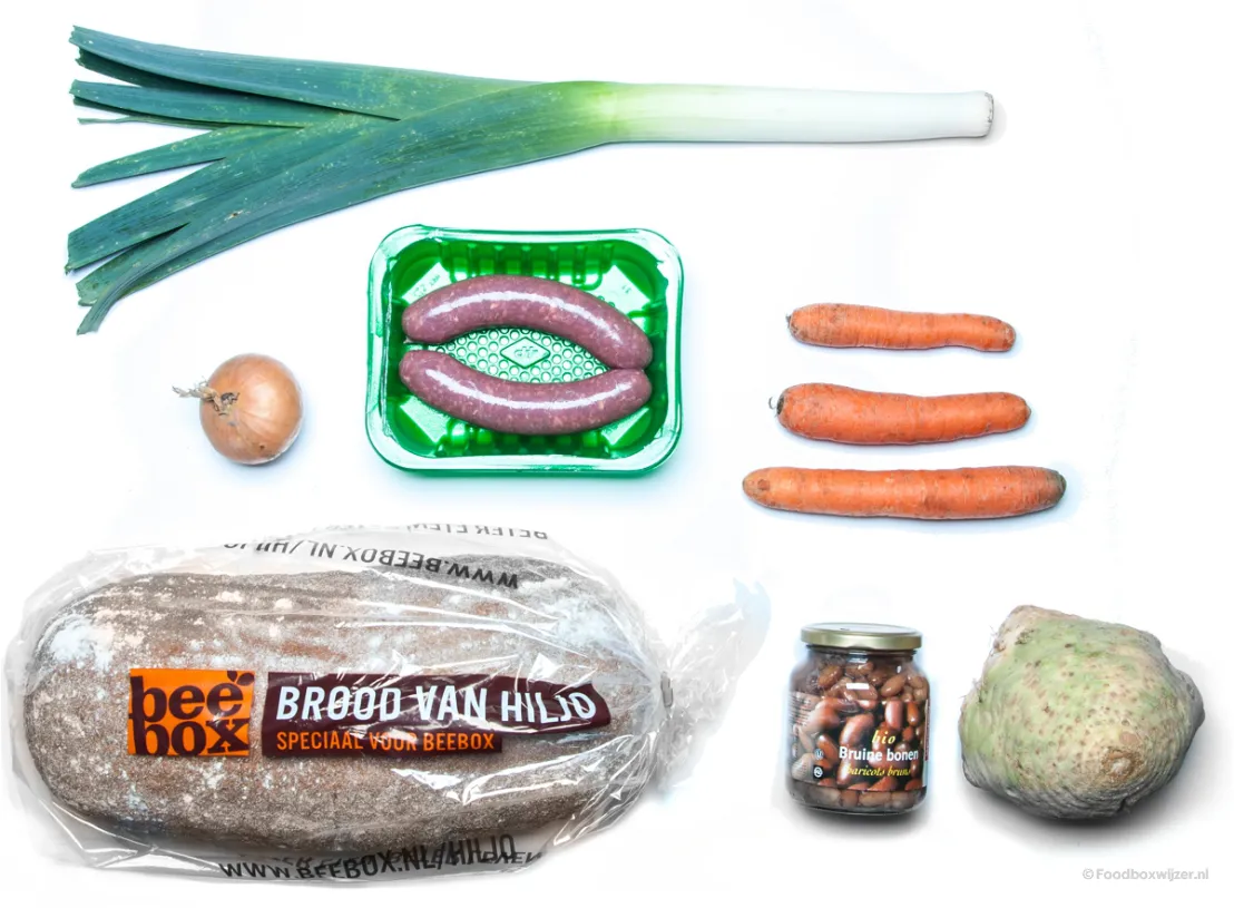 Alles wat we nodig hebben voor het eerste gerecht de stevige bruine bonensoep met worst