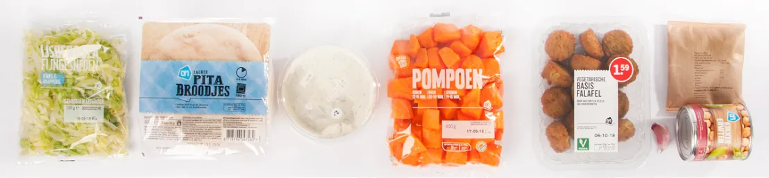 Alles wat we nodig hebben voor het vegetarisch gerecht, sla, pompoen en falafel