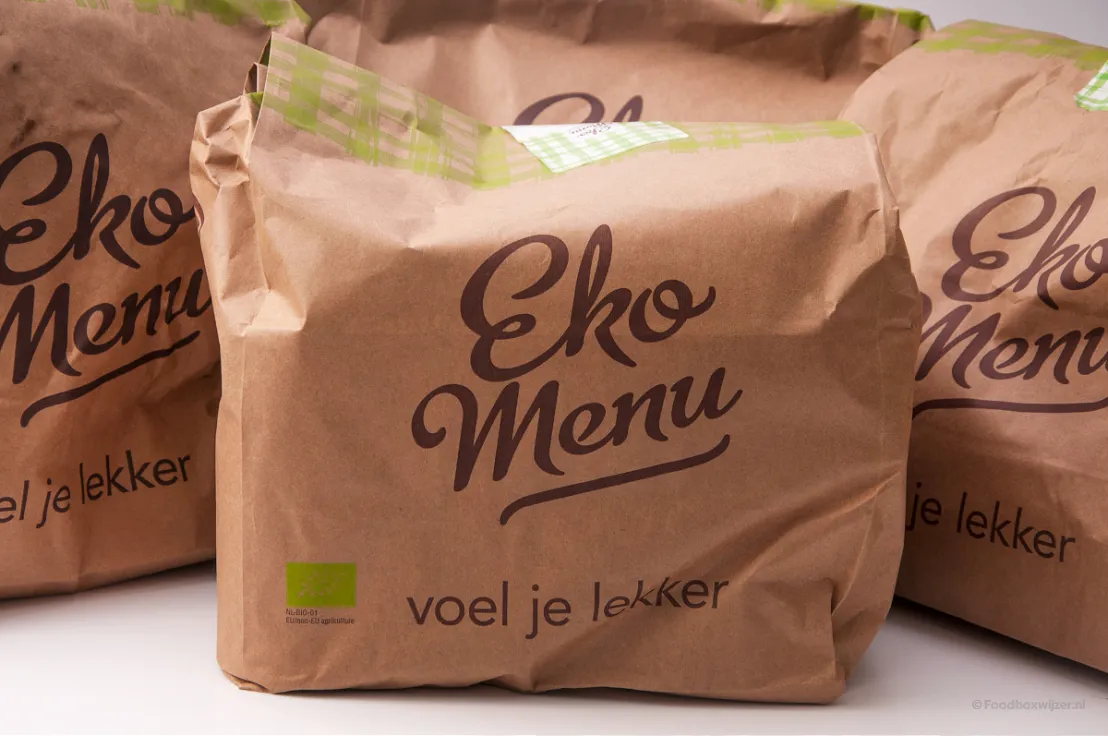 Een close-up van de papieren zakken van Ekomenu waar alle ingrediënten inzitten