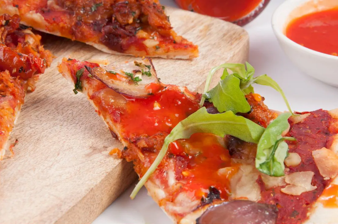 Pizzapunt met hete saus