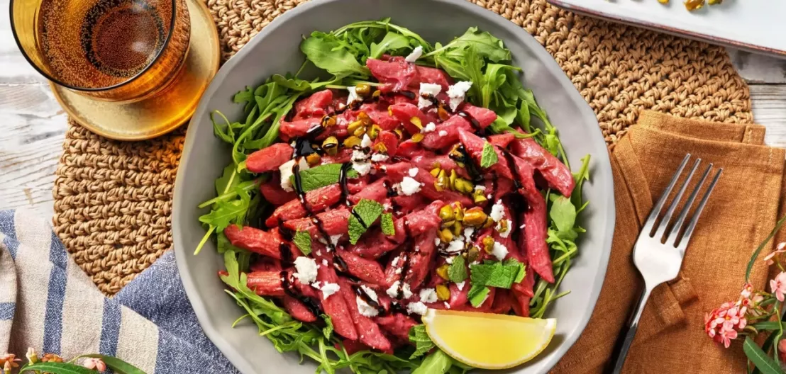 Rode bieten pasta van Green Chef met feta, munt en rucola.