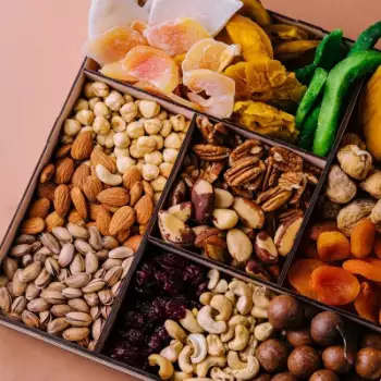 Verschillende borrelnootjes uit borrelboxen