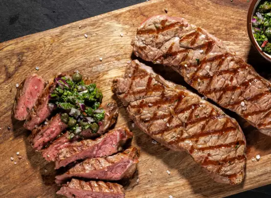 Vlees uit een van de vleespakketten van boerschappen met eerlijk en duurzaam vlees